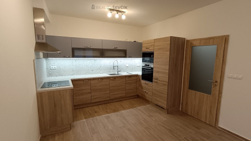 Pronájem bytu 2+kk s předzahrádkou, 52 m2 v Lišově
